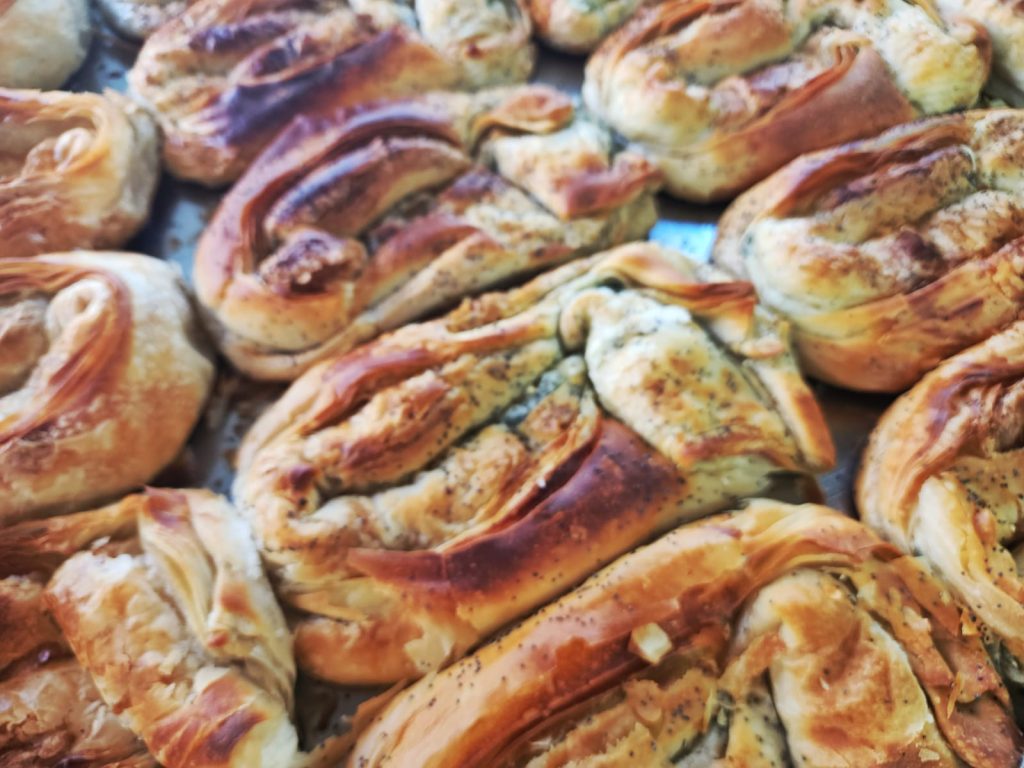 סיור קולינרי בשוק לוינסקי עם טועמים את השוק