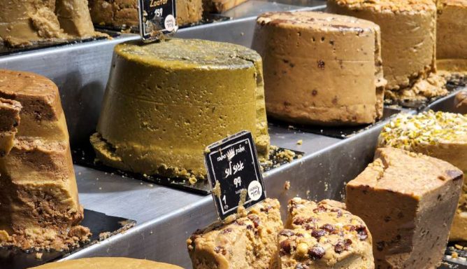 סיור קולינרי בשרונה מרקט עם טועמים את השוק