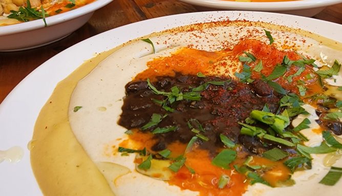 סיור קולינרי בשוק הכרמל עם טועמים את השוק