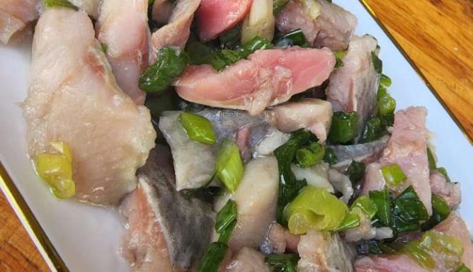 סיור קולינרי בשוק לוינסקי עם טועמים את השוק