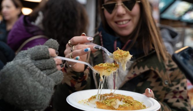 סיור קולינרי בשוק מחנה יהודה עם טועמים את השוק