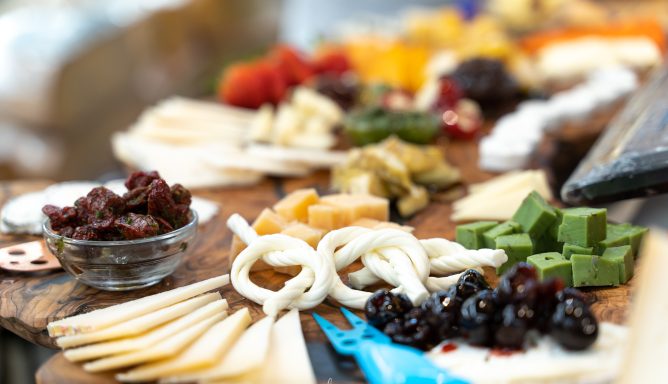 סיור קולינרי בשוק מחנה יהודה עם טועמים את השוק