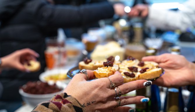 סיור קולינרי בשוק מחנה יהודה עם טועמים את השוק