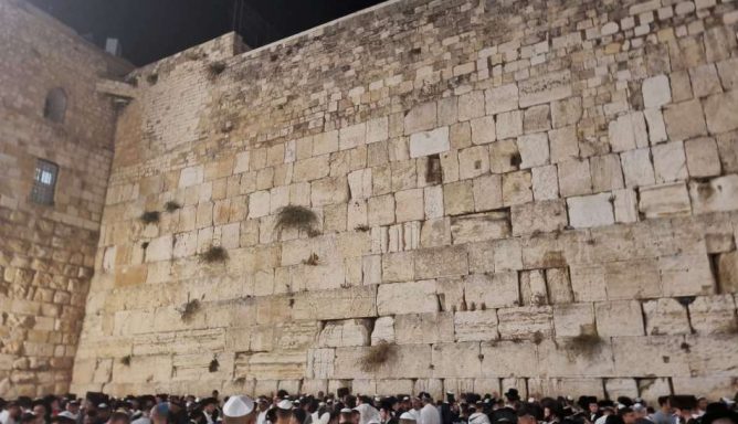 סיור סליחות - טועמים את השוק